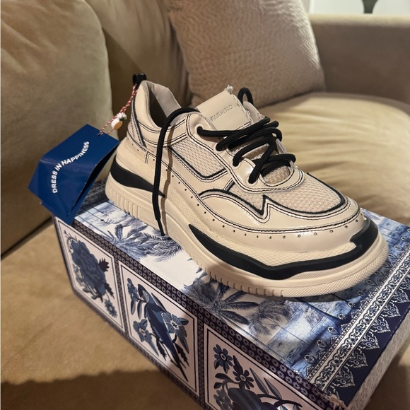 Farm Rio Ivory Apolo Sneaker - Picture 5 of 10